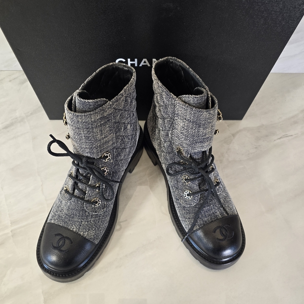 🔥RARE🔥 Chanel CC Velvet Boots - Picture 12 of 13